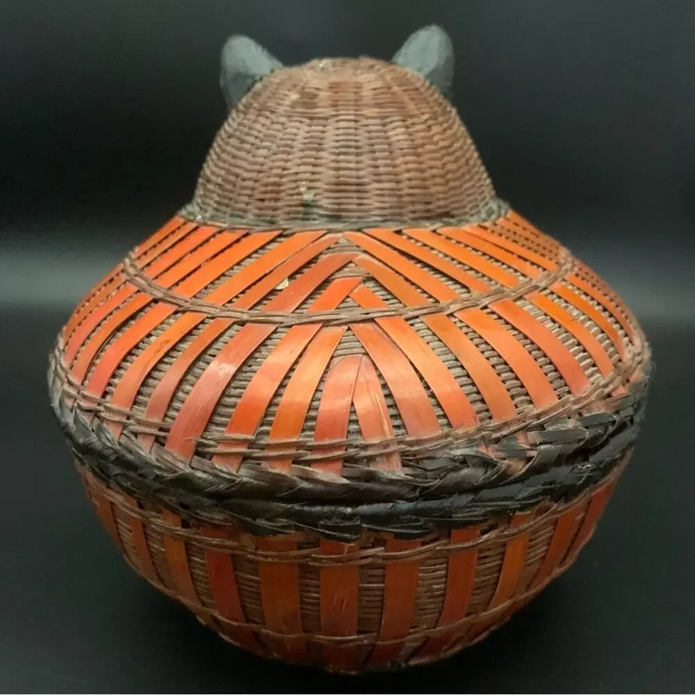Vintage Chinese Cat Basket
